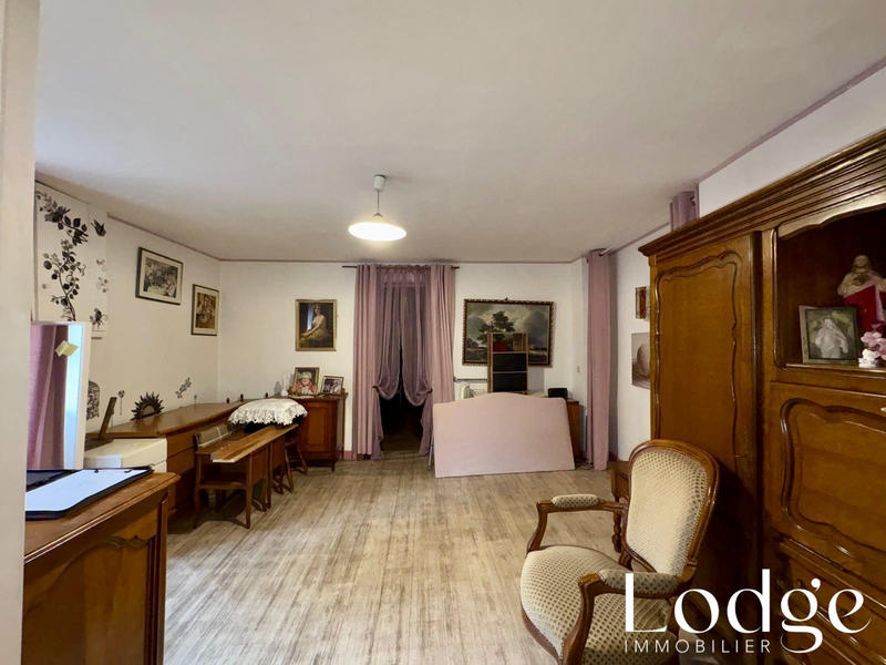 Maison - 350 m² - 7 pièces