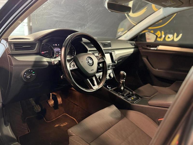 Skoda Superb III Combi 1.6 Tdi 16v 120 cv Apple CarPlay, Caméra de recul, Régulateur vitesse