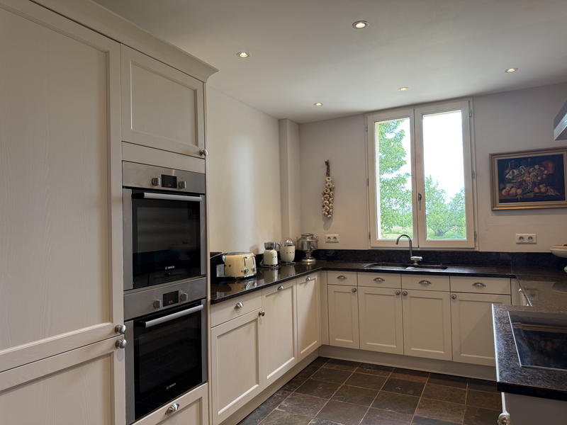 Maison - 262 m² - 9 pièces