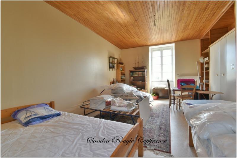 Maison en pierre - 176 m² - 7 pièces