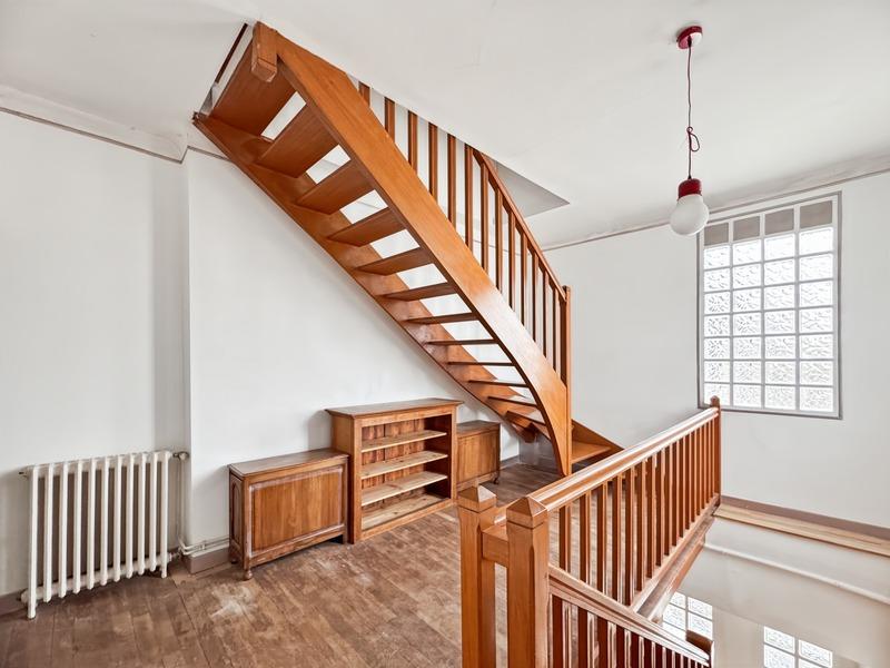 Maison - 220 m² - 7 pièces