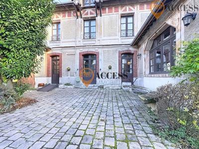 Propriété - 196 m² - 9 pièces