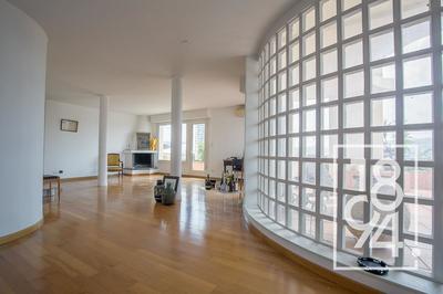 Appartement - 100 m² - 4 pièces