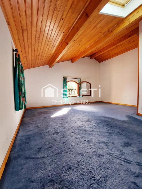 Maison - 200 m² - 7 pièces