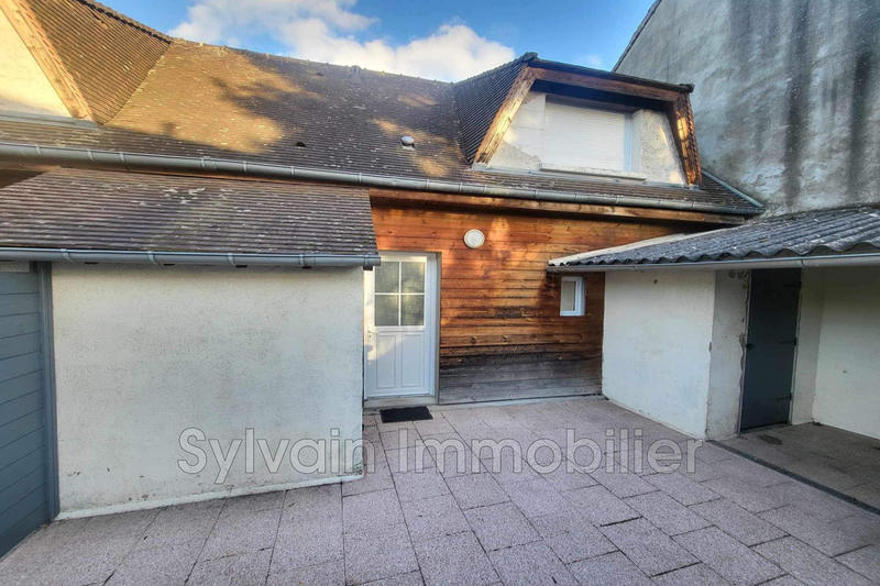 Maison - 235 m² - 1 pièce