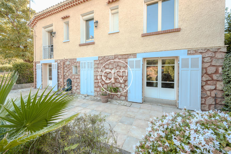 Villa - 170 m² - 6 pièces