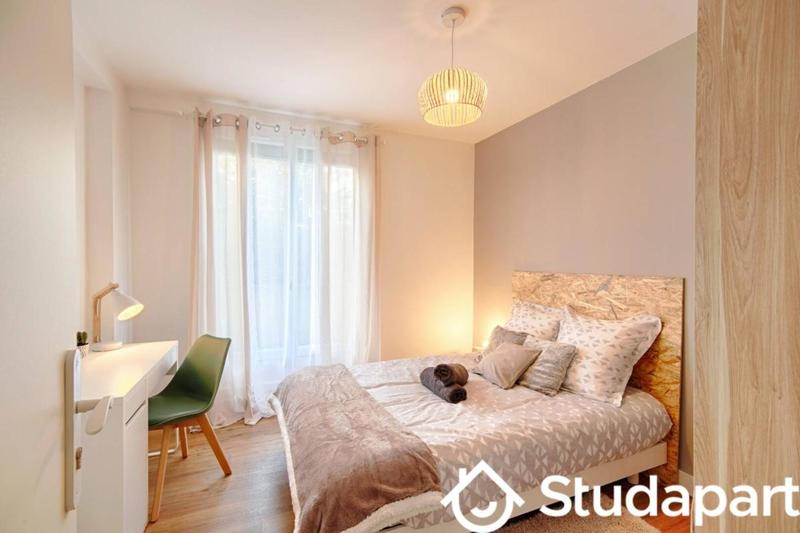 Chambre - 12 m² - 1 pièce