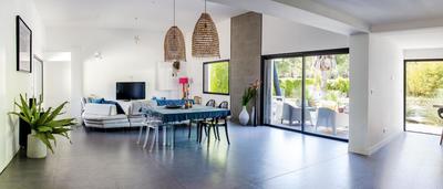 Maison - 235 m² - 6 pièces