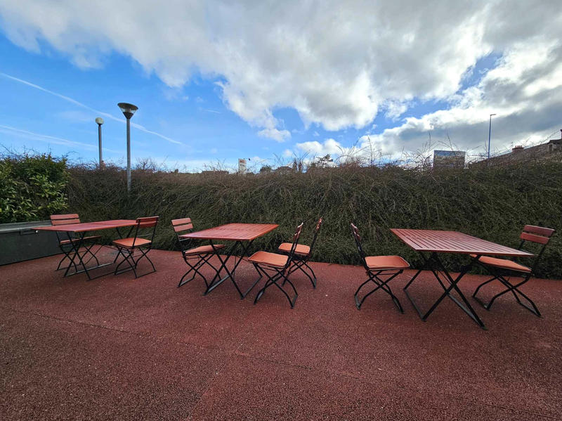 Fonds de commerce - Magasins - 180 m²