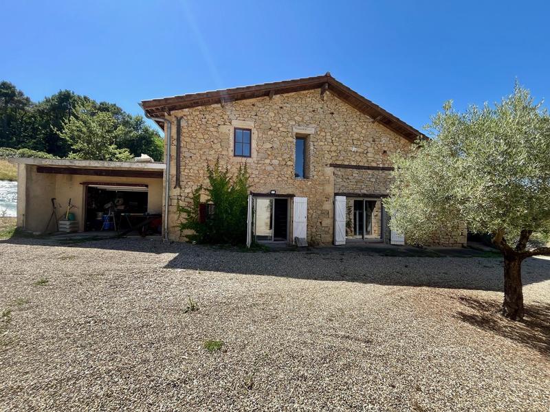 Maison - 650 m² - 20 pièces