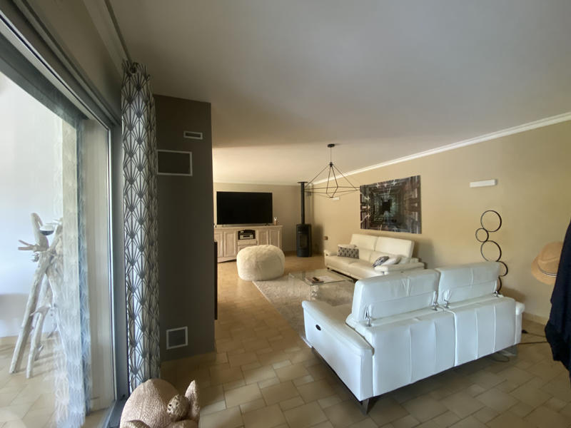 Propriété - 195 m² - 5 pièces