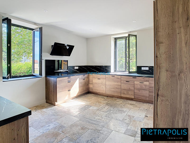 Maison - 180 m² - 7 pièces