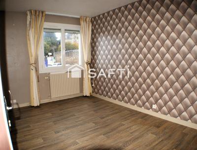 Maison - 199 m² - 8 pièces