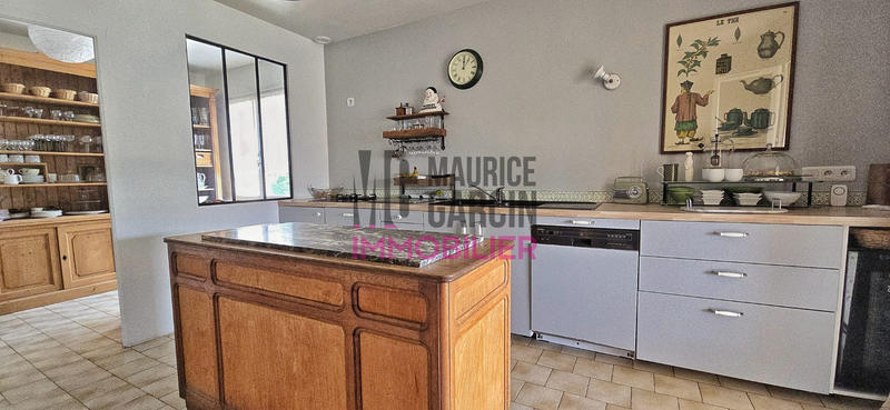 Maison - 195 m² - 6 pièces