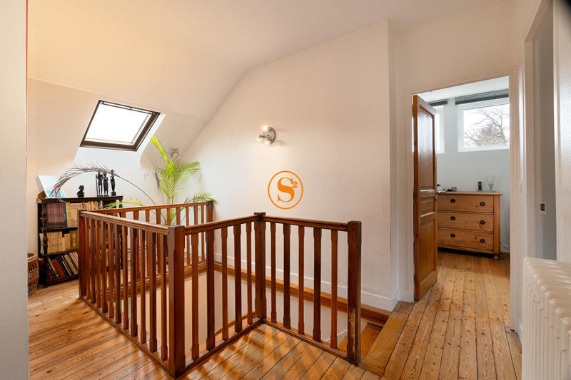 Maison - 182 m² - 8 pièces