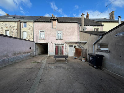 Maison - 121 m² - 7 pièces