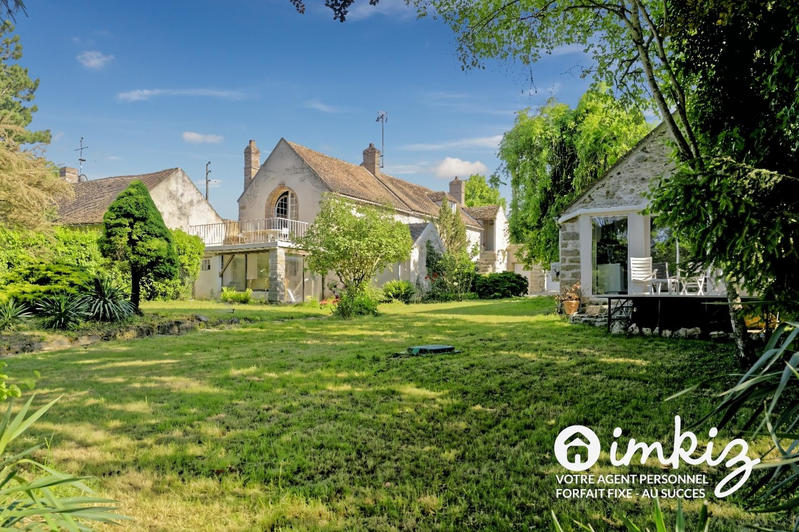 Maison - 330 m² - 9 pièces