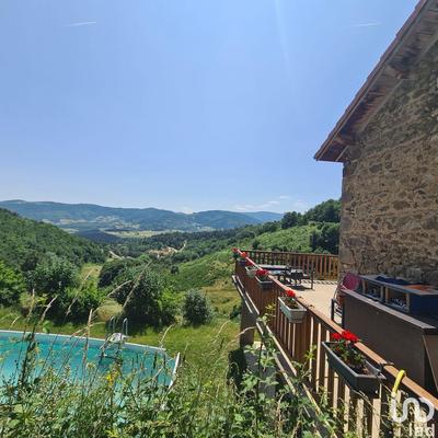 Maison - 157 m² - 5 pièces