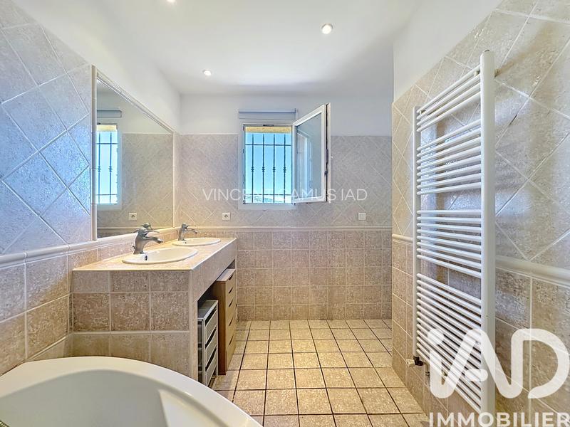 Maison - 178 m² - 6 pièces