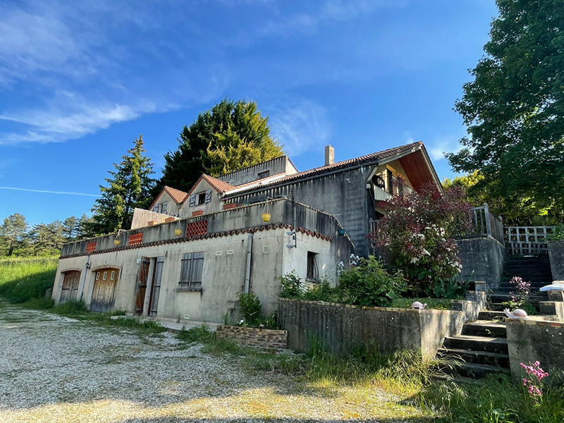 Immeuble - 216 m² - 7 pièces