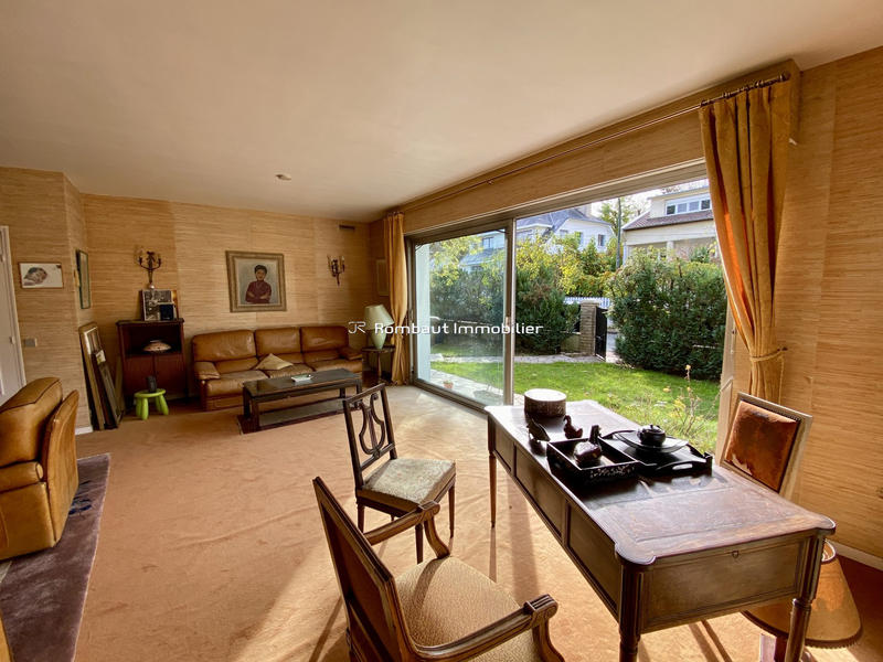 Maison - 246 m² - 10 pièces