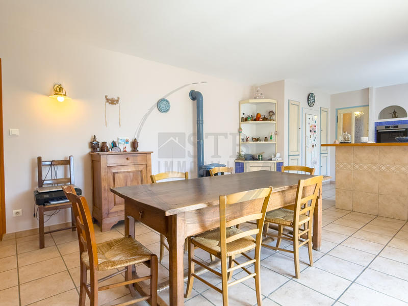 Propriété - 295 m² - 8 pièces
