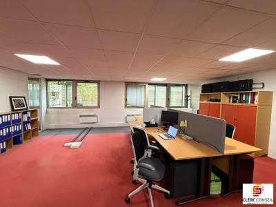 Bureau - 1 143 m²