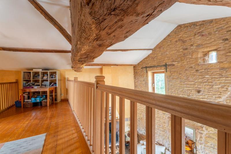 Maison - 212 m² - 5 pièces