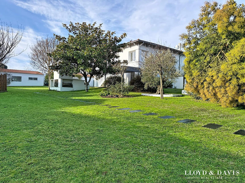 Maison - 187 m² - 6 pièces