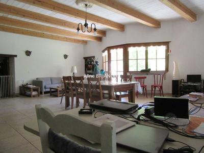 Corps de ferme - 380 m² - 11 pièces