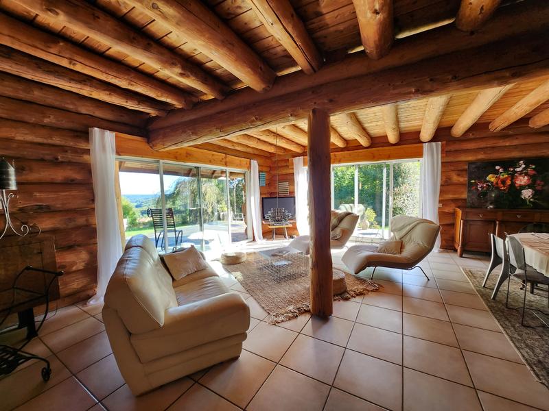 Maison - 207 m² - 7 pièces