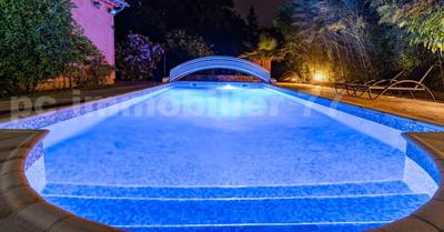 Villa - 199 m² - 9 pièces