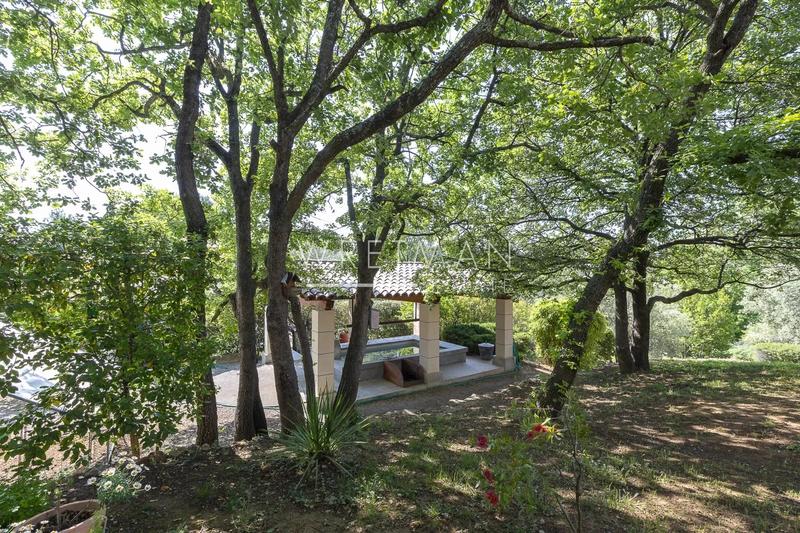 Villa - 436 m² - 5 pièces