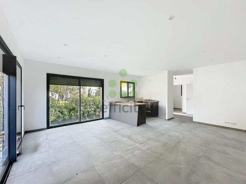 Maison - 105 m² - 4 pièces