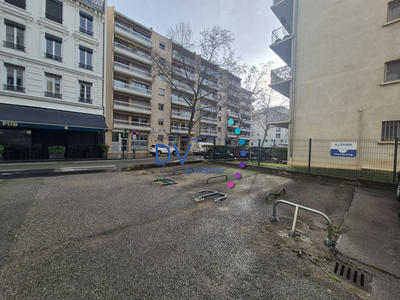 Parking / Garage - 11 m²