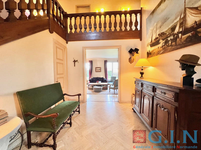 Propriété - 260 m² - 9 pièces