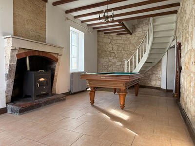 Maison - 300 m² - 11 pièces