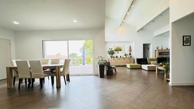 Maison - 158 m² - 6 pièces