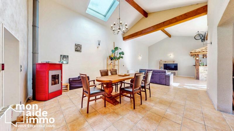 Maison - 249 m² - 7 pièces