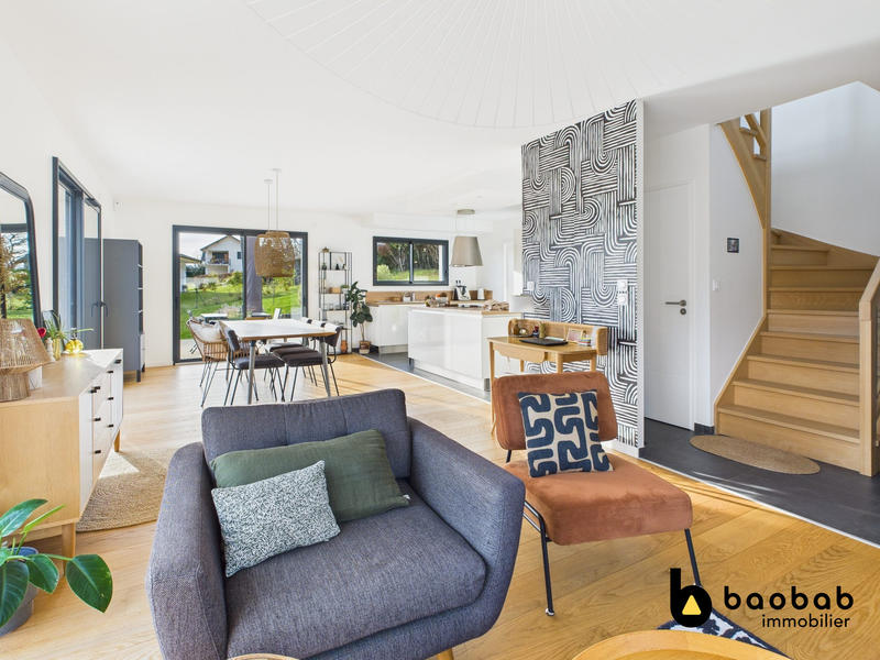 Maison - 122 m² - 4 pièces