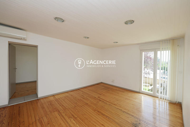 Local commercial - 136 m²