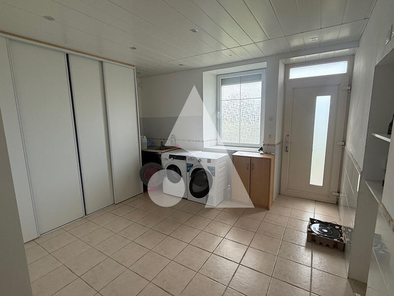 Maison - 260 m² - 6 pièces