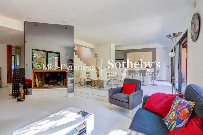 Maison - 210 m² - 8 pièces