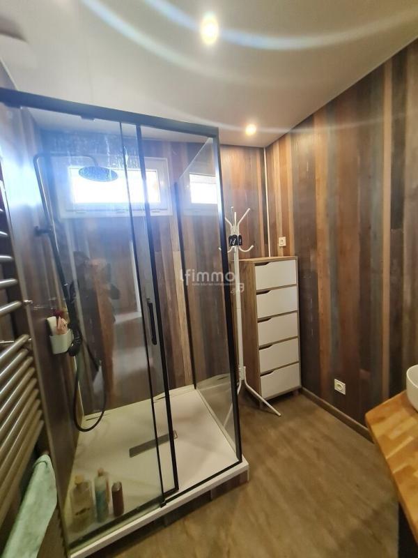 Maison - 212 m² - 9 pièces