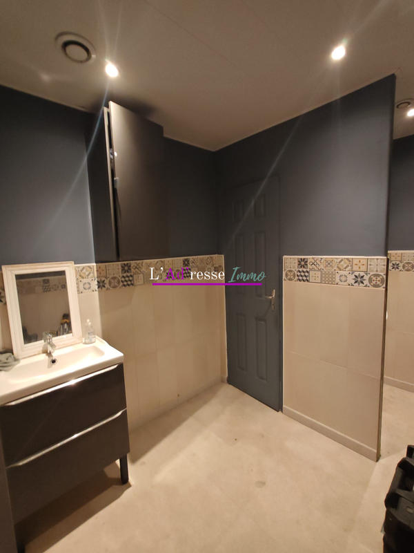 Maison traditionnelle - 182 m² - 7 pièces