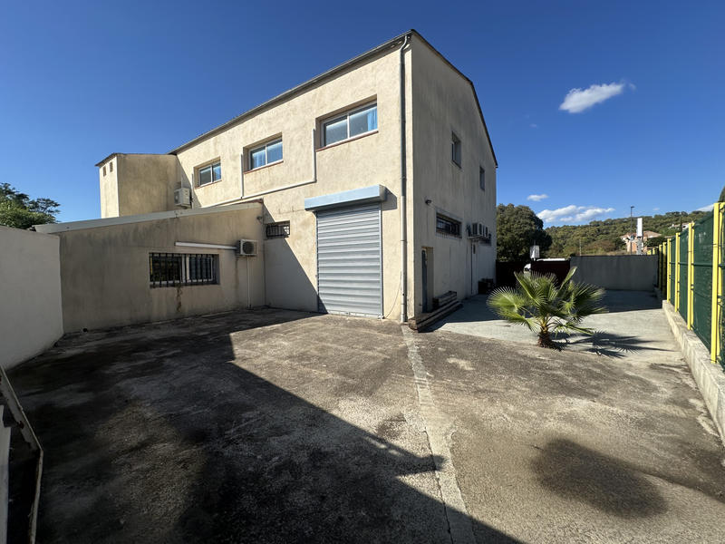 Local commercial - 235 m²