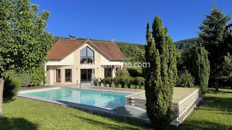Maison - 190 m² - 8 pièces