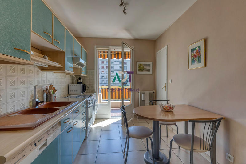 Appartement - 96 m² - 4 pièces