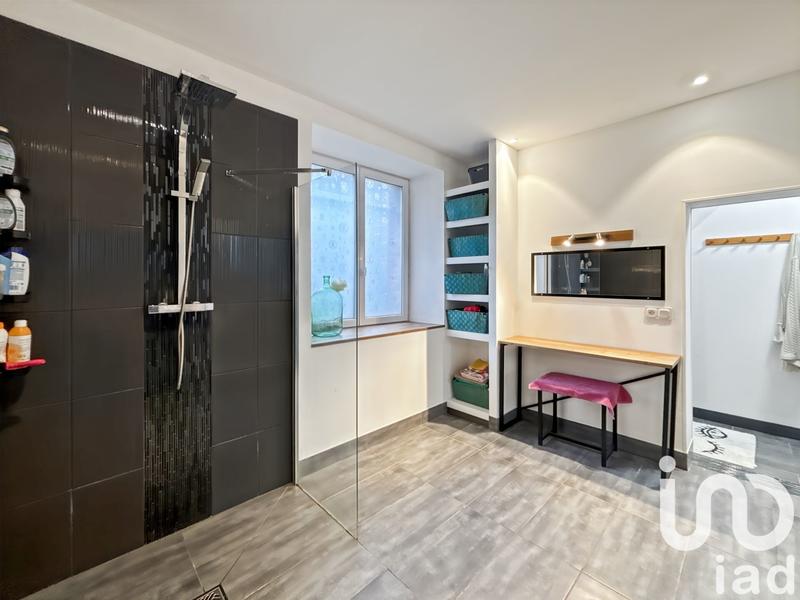 Maison - 186 m² - 7 pièces