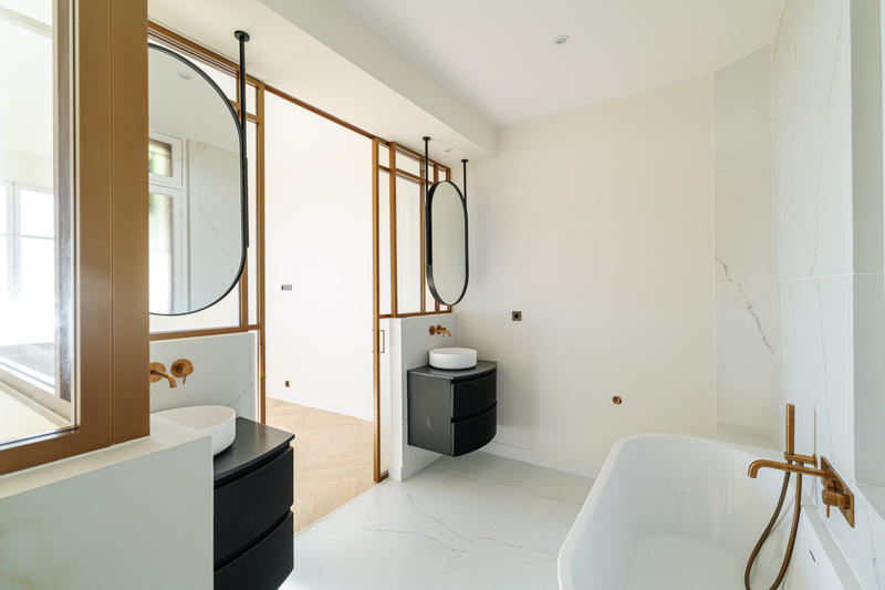 Appartement - 190 m² - 4 pièces